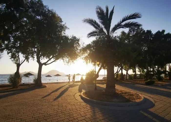 ヴィラ Luxury 4 Bedroom With Private Pool 200m To - Yeni Duenya *