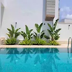 Luxury 4 Bedroom With Private Pool 200m To - Yeni Dunya Villa *