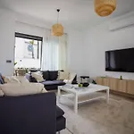 Luxury 4 Bedroom With Private Pool 200m To - Yeni Dunya Villa