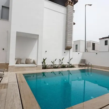 Luxury 4 Bedroom With Private Pool 200m To - Yeni Dunya Villa