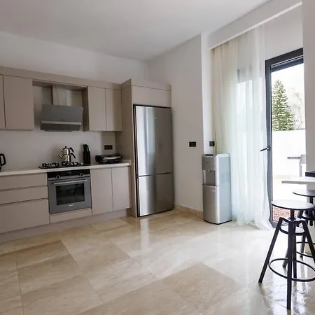 Villa Luxury New With 4 Bedrooms And Private Pool