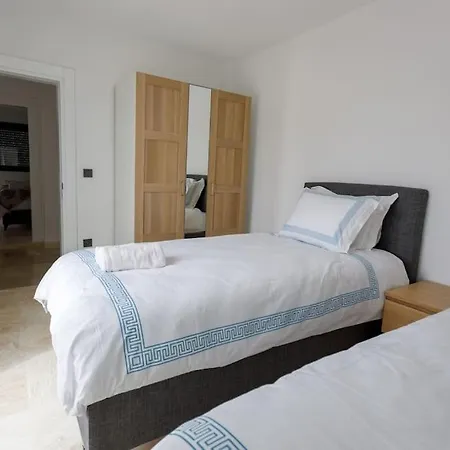 Luxury 4 Bedroom With Private Pool 200m To - Yeni Dunya بودروم