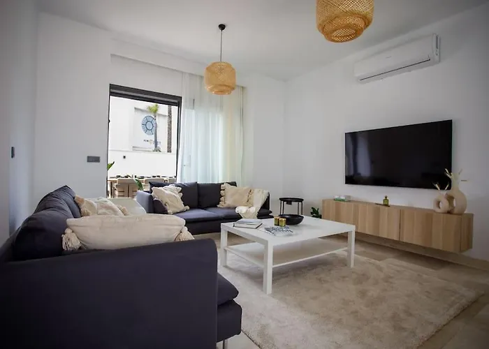 Luxury 4 Bedroom With Private Pool 200m To - Yeni Dunya Vila