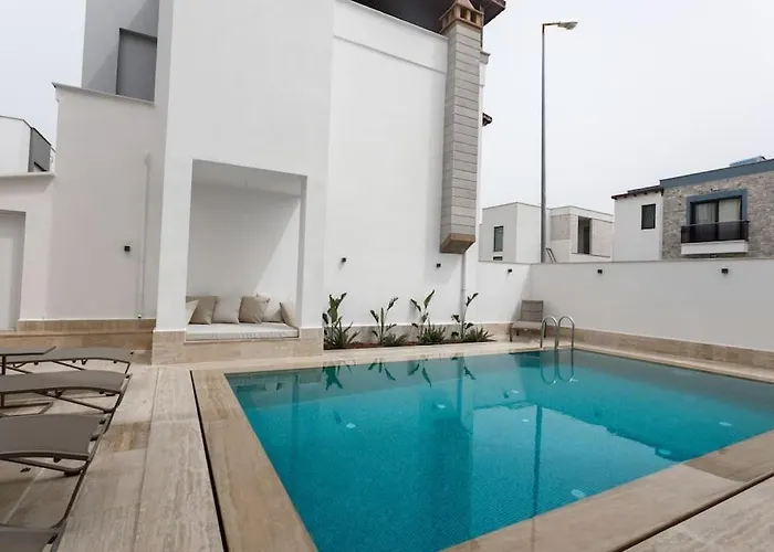 Luxury 4 Bedroom With Private Pool 200m To - Yeni Dunya Vila