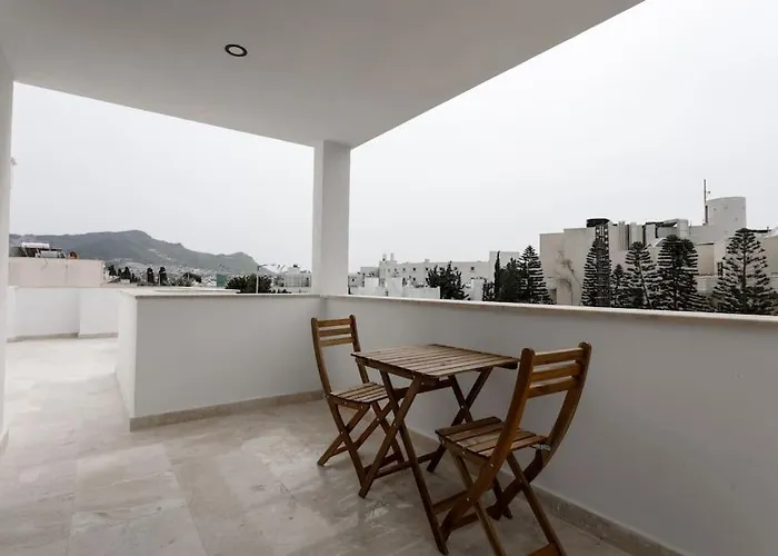 Luxury 4 Bedroom With Private Pool 200m To - Yeni Dunya