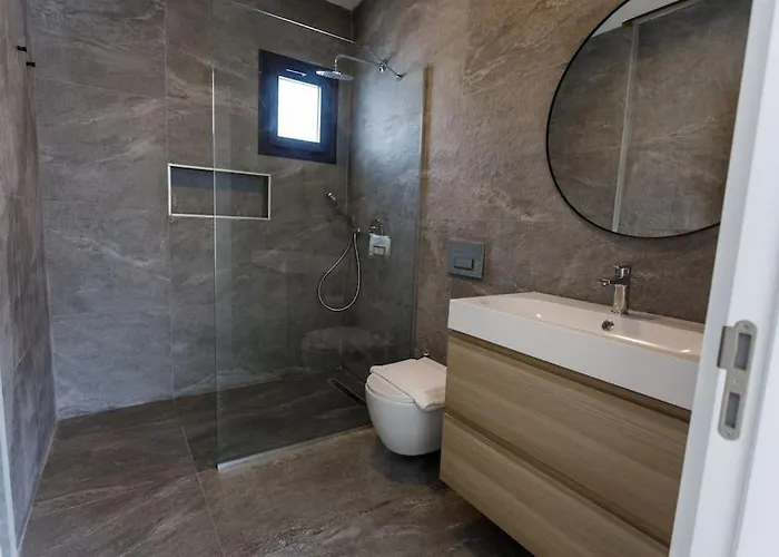 Vila Luxury 4 Bedroom With Private Pool 200m To - Yeni Dunya